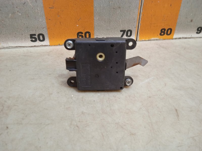 Моторчик заслонки печки