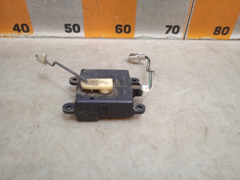 Моторчик заслонки печки