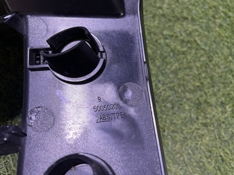 Накладка заднего фонаря правая
